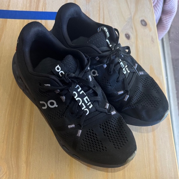 Women’s size 9 ON Cloudsurfer Black - Picture 1 of 6